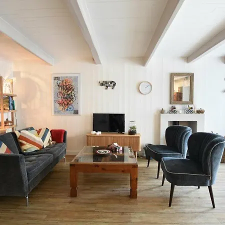 Maison De Charme Au Centre Du Village Avec Cheminee Et Cuisine Equipee Vakantiehuis Les Portes-en-Re