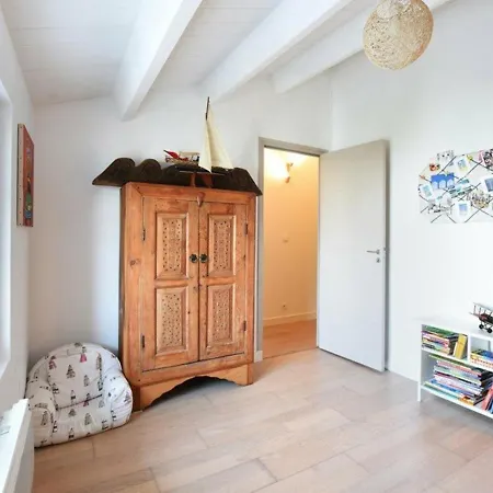 Maison De Charme Au Centre Du Village Avec Cheminee Et Cuisine Equipee - Fr-1-434-56 * Les Portes-en-Re