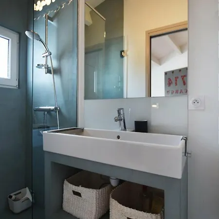 Ferienhaus Maison De Charme Au Centre Du Village Avec Cheminee Et Cuisine Equipee - Fr-1-434-56