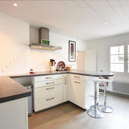 Maison De Charme Au Centre Du Village Avec Cheminee Et Cuisine Equipee - Fr-1-434-56 Les Portes-en-Re