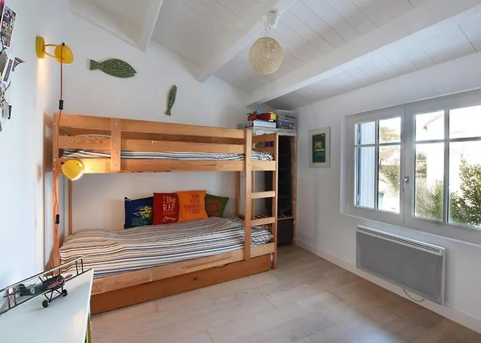 Maison De Charme Au Centre Du Village Avec Cheminee Et Cuisine Equipee - Fr-1-434-56 Feriehus