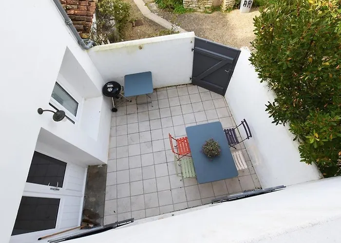 Maison De Charme Au Centre Du Village Avec Cheminee Et Cuisine Equipee - Fr-1-434-56 Feriehus